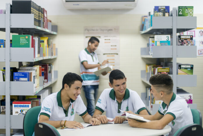 INAGURACAO EEMTI MARCONDES COELHO REIS - CASCAVEL